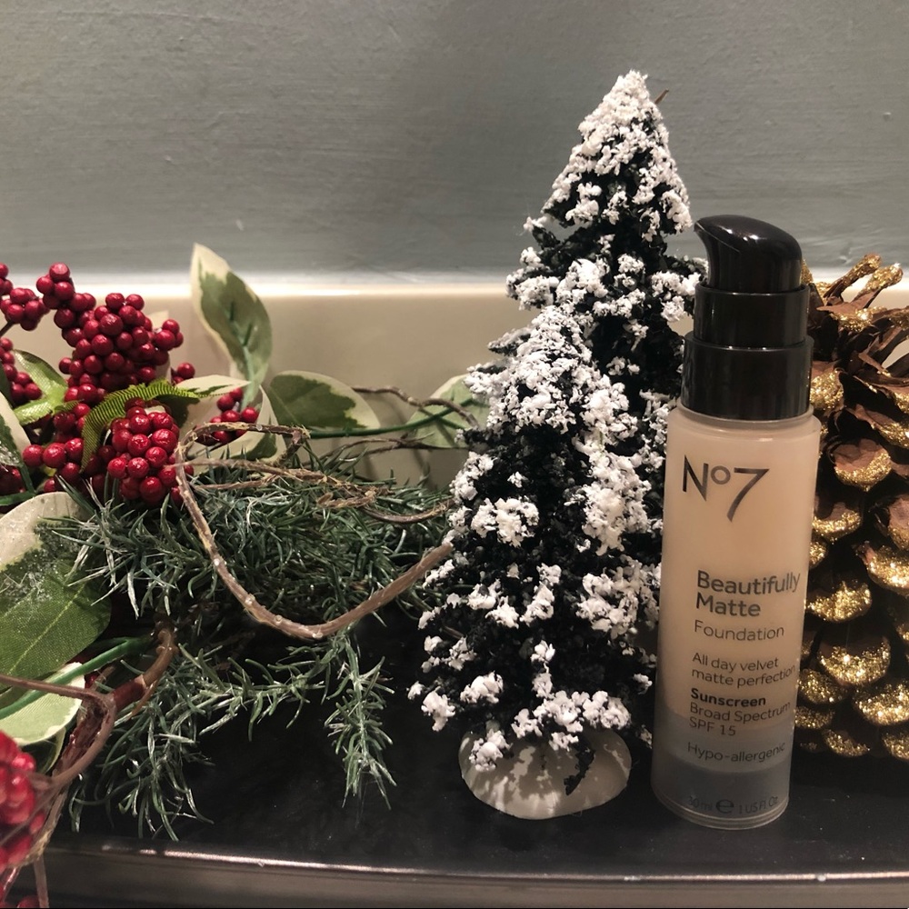 No 7 Beautifully Matte Foundation Calico